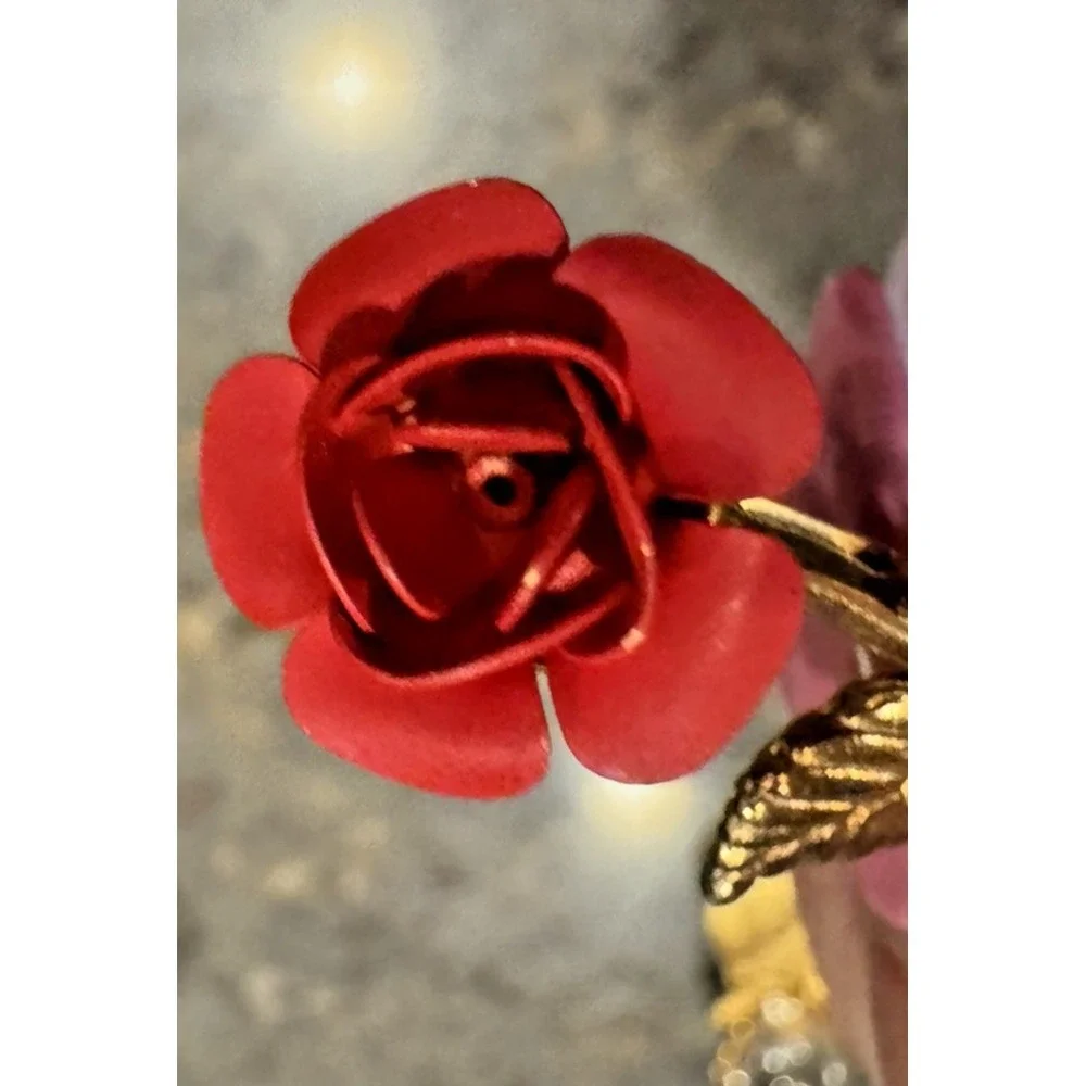 Vintage Red Rose Flower Brooch Gold Tone Stem Leaf Pin Romantic Floral Jewelry‎